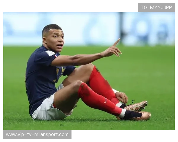 姆巴佩下底倒三角传球助攻，巴黎配合精妙绝伦——极致进攻艺术的现场解码